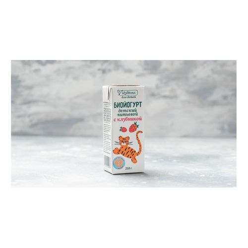 Йогурт питьевой детский ВкусВилл клубника с 8 месяцев 2,5% 210 г
