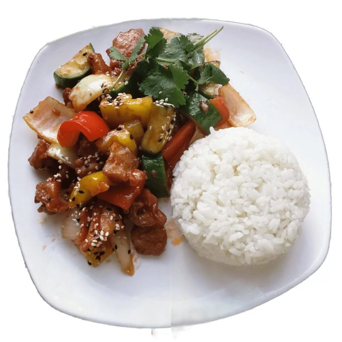 курица гриль с рисом. куриный бланкет. курица с рисом и огурцами. куриный бирьяни. рис с отварной курицей.