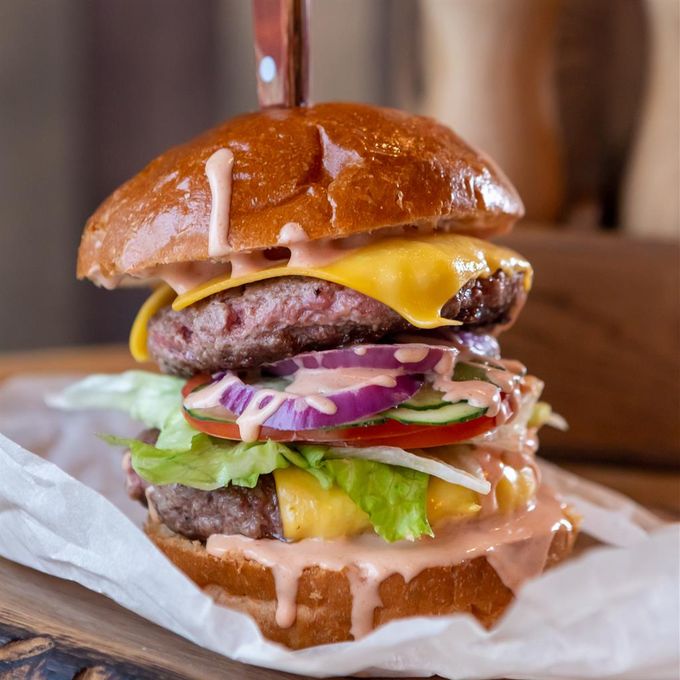 Нейборс бургер. Бургер бар нейборс. Бургер бар павшино. Яичница на гриле. Нейборс бургер.