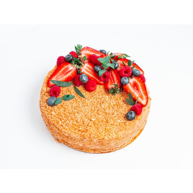 наполеон оренбург. медовик украшенный голубикой. мосфильмовская 53 кафе особенный наполеон. наполеон оренбург. особенный наполеон кондитерская.