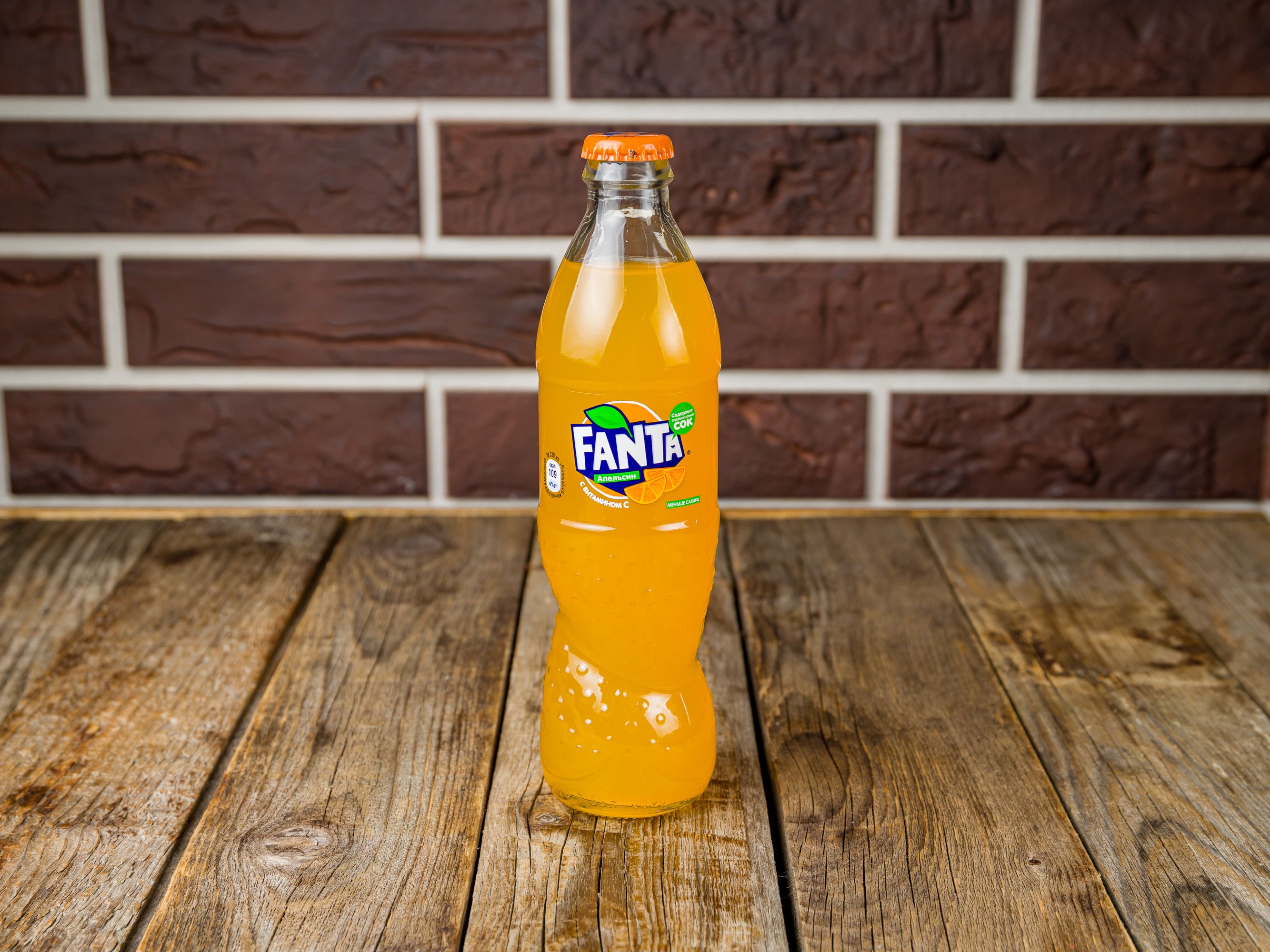 Газированный напиток Fanta в стеклянной бутылке - купить с доставкой на ...