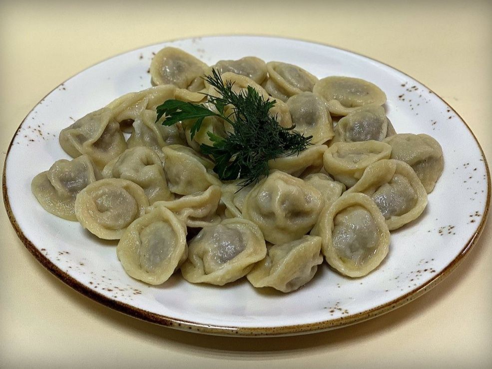 Пельмени ручной лепки Классические - купить с доставкой на дом в СберМаркет