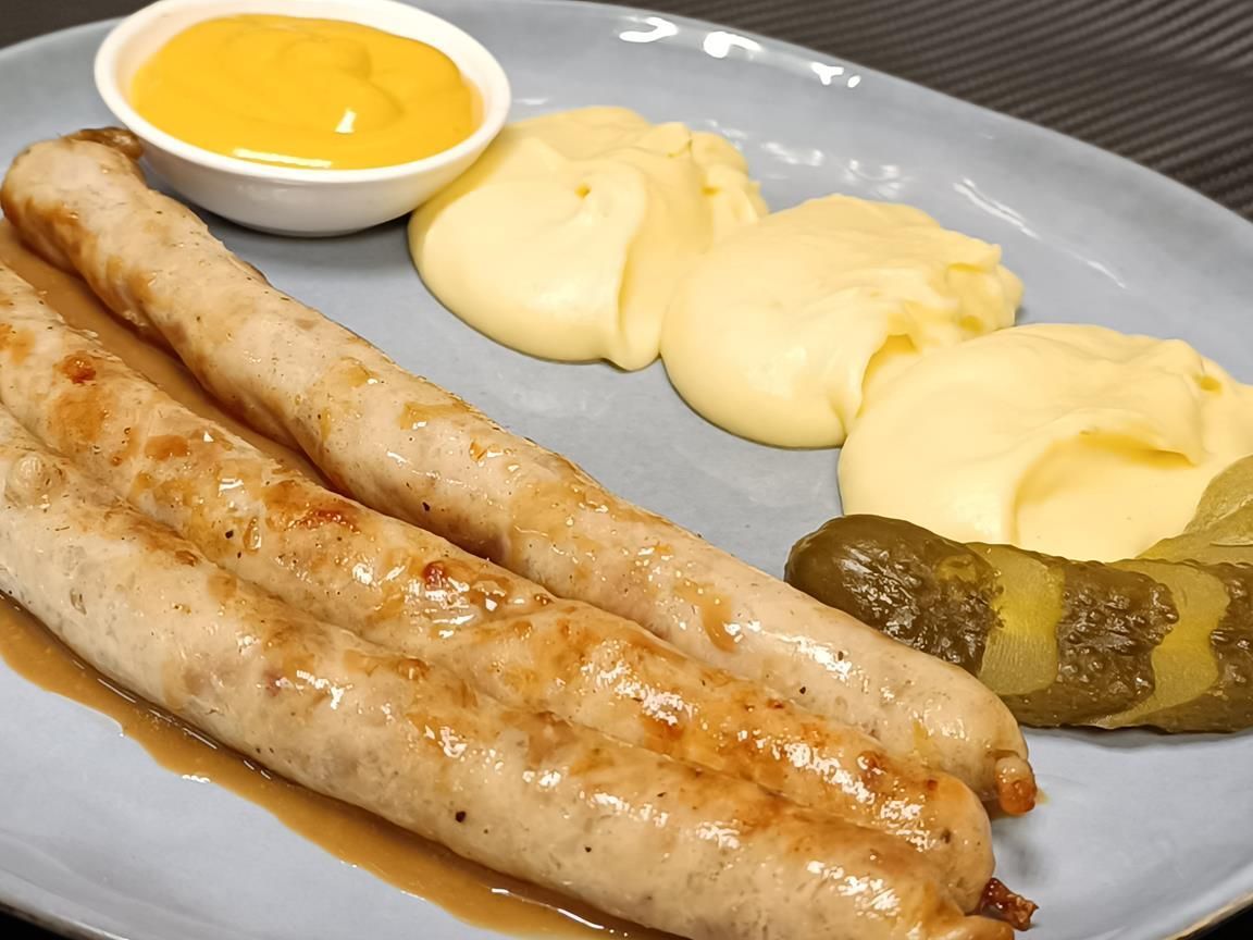 Колбаски куриные - купить с доставкой на дом в СберМаркет