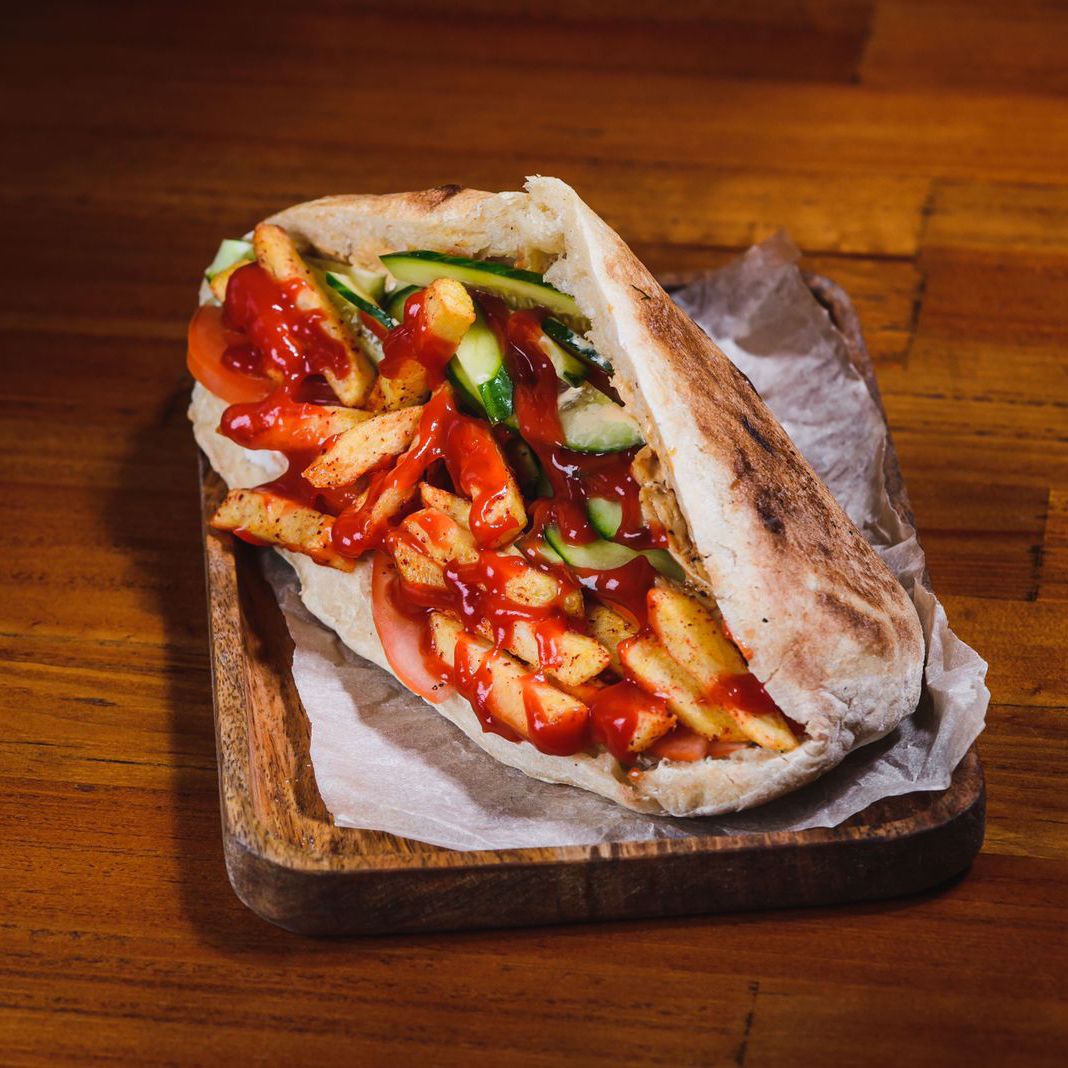 Донер кебаб в турции сэндвич. Данар турецкий. Данар мангал. Шаурма донер кебаб. Данар мангал.