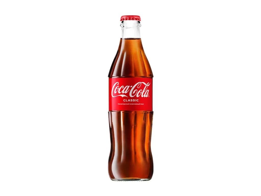 Газированный напиток Coca-Cola в стеклянной бутылке - купить с ...